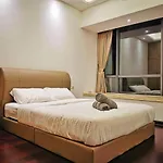 Yussy 3Bedrooms Condo At R&F Princess Cove